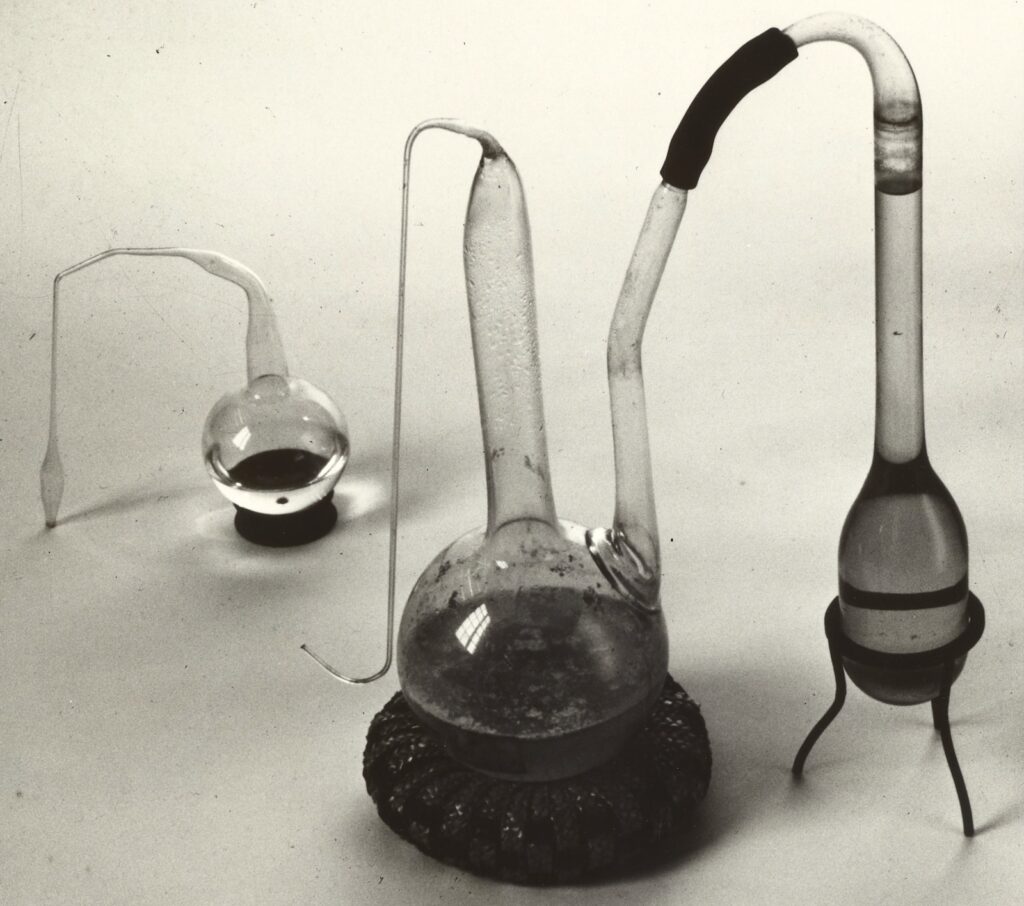 Double flask for demonstrating anaerobic fermentation used by Louis Pasteur, ca. 1860