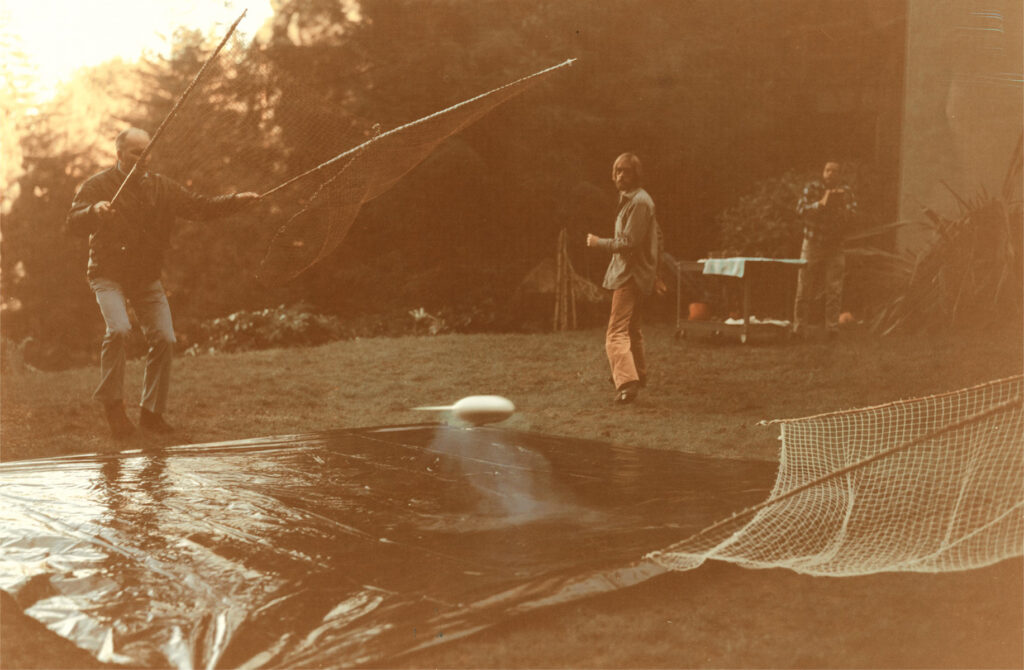 Shoulders and assistants wrangling the Boomerang