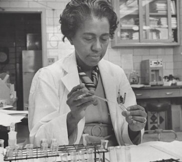 Marie Maynard Daly working in her lab circa 1960