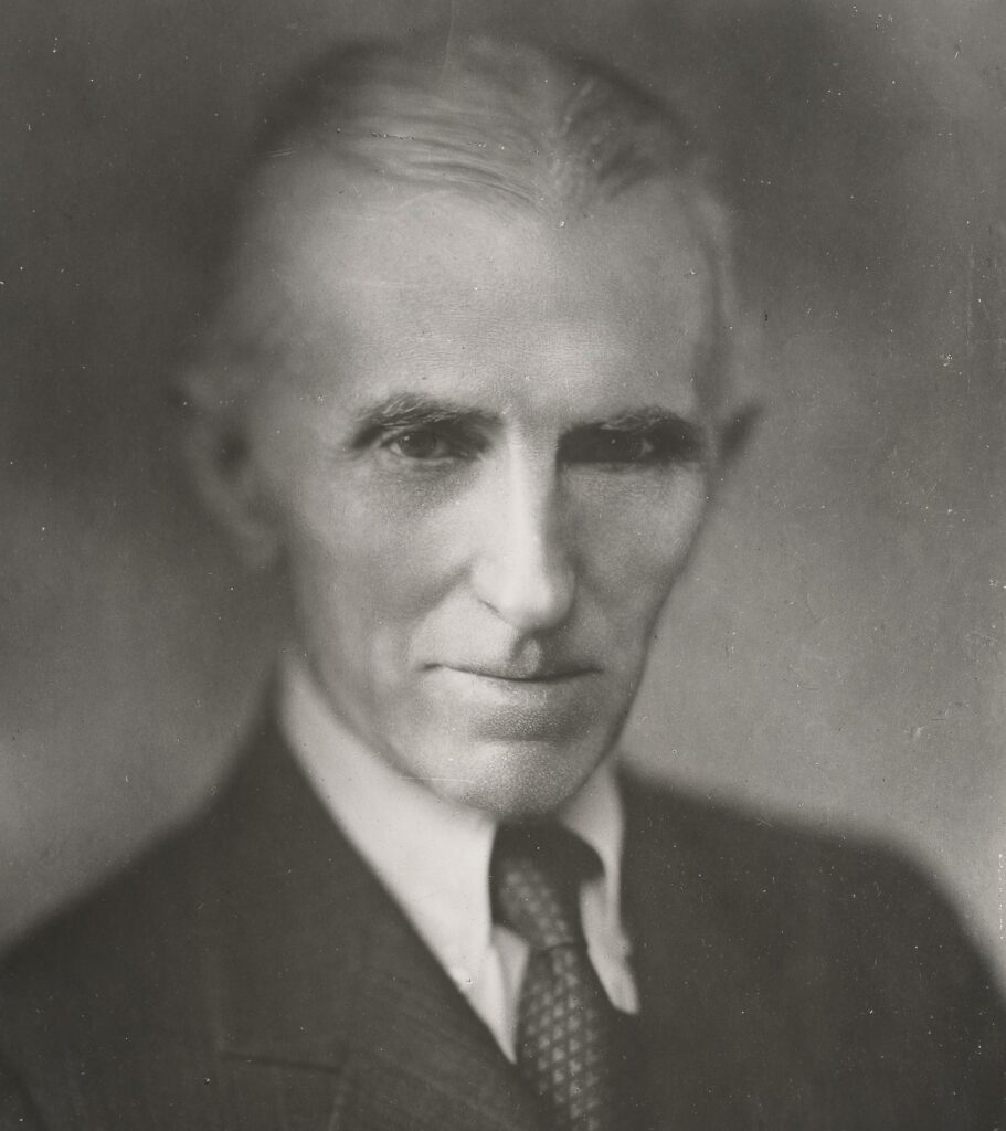 Black and white photo of elderly man