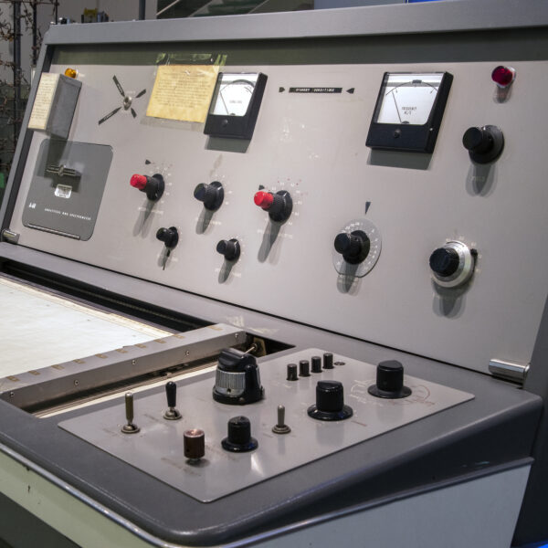 side view of a Varian A-60 spectrometer