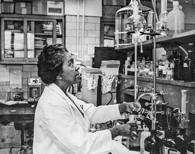 Marie Maynard Daly working in her lab, ca. 1960.