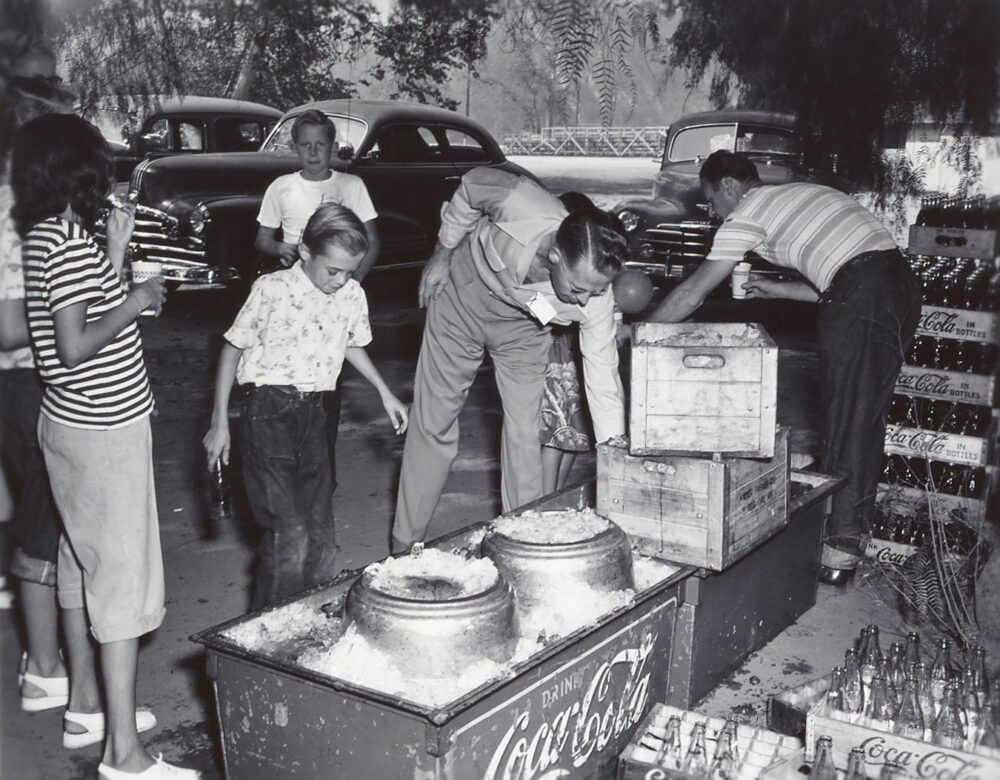 picnickers with frozen desserts