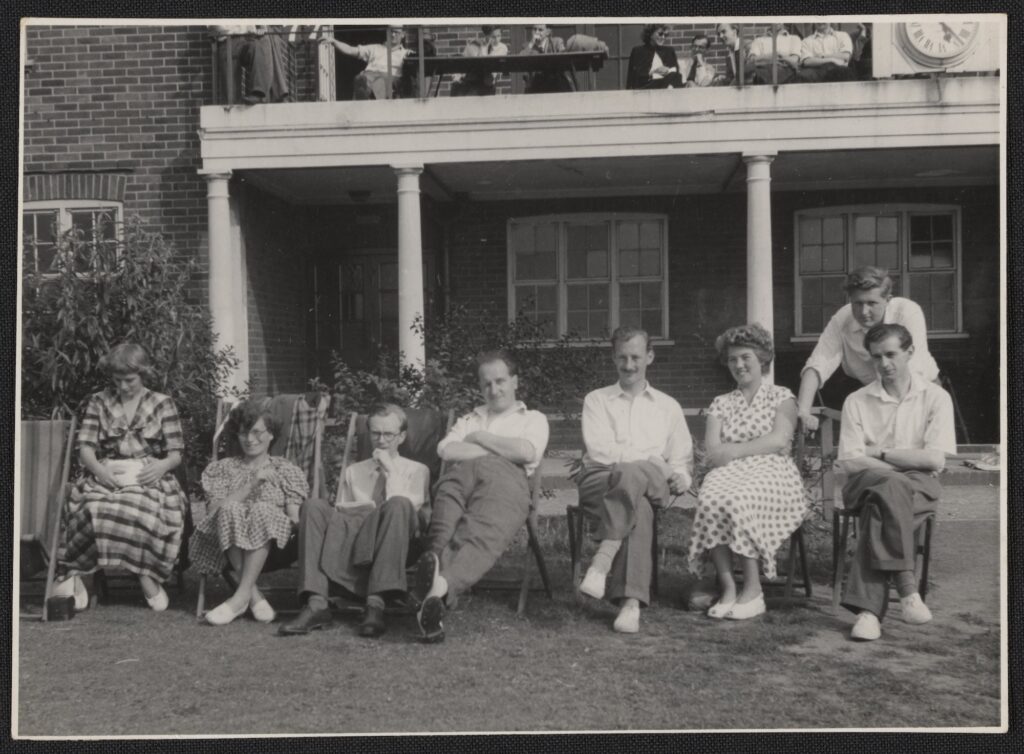 group photograph of the members of the Biophysics Unit, King’s College London, 1952