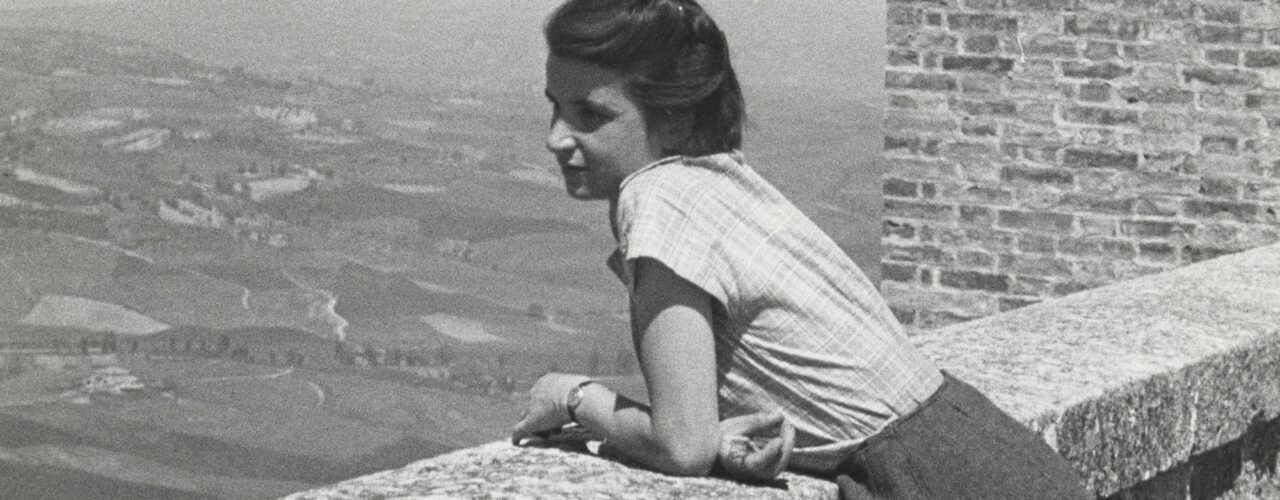 Rosalind Franklin in Tuscany, Italy, 1950.
