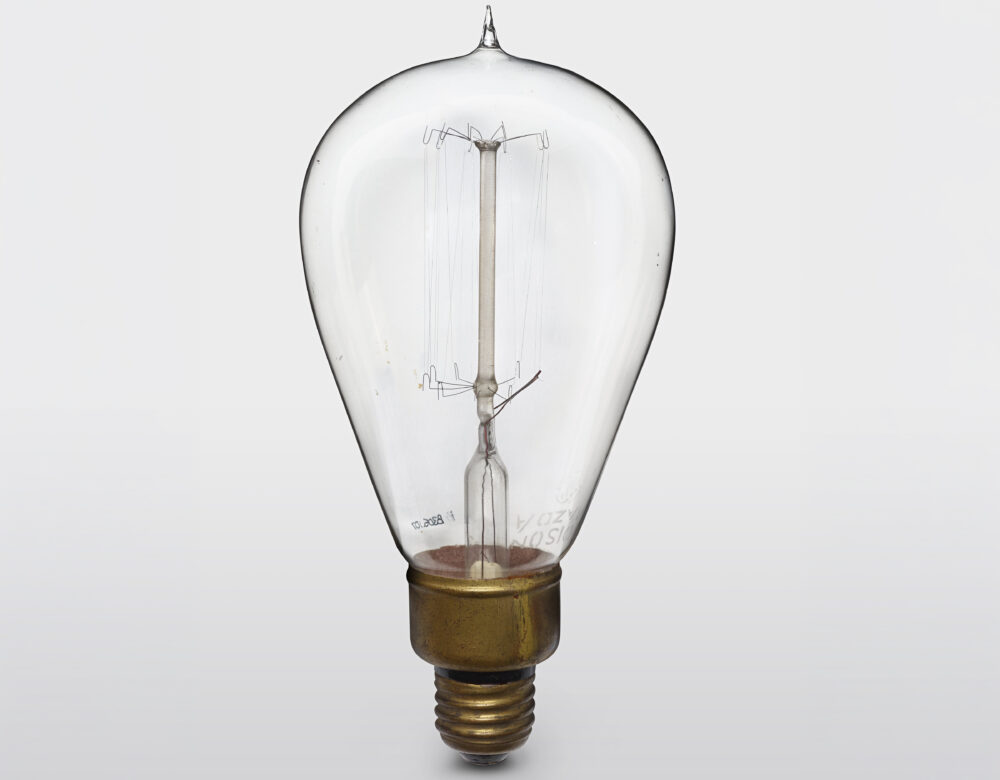 clear tungsten light bulb