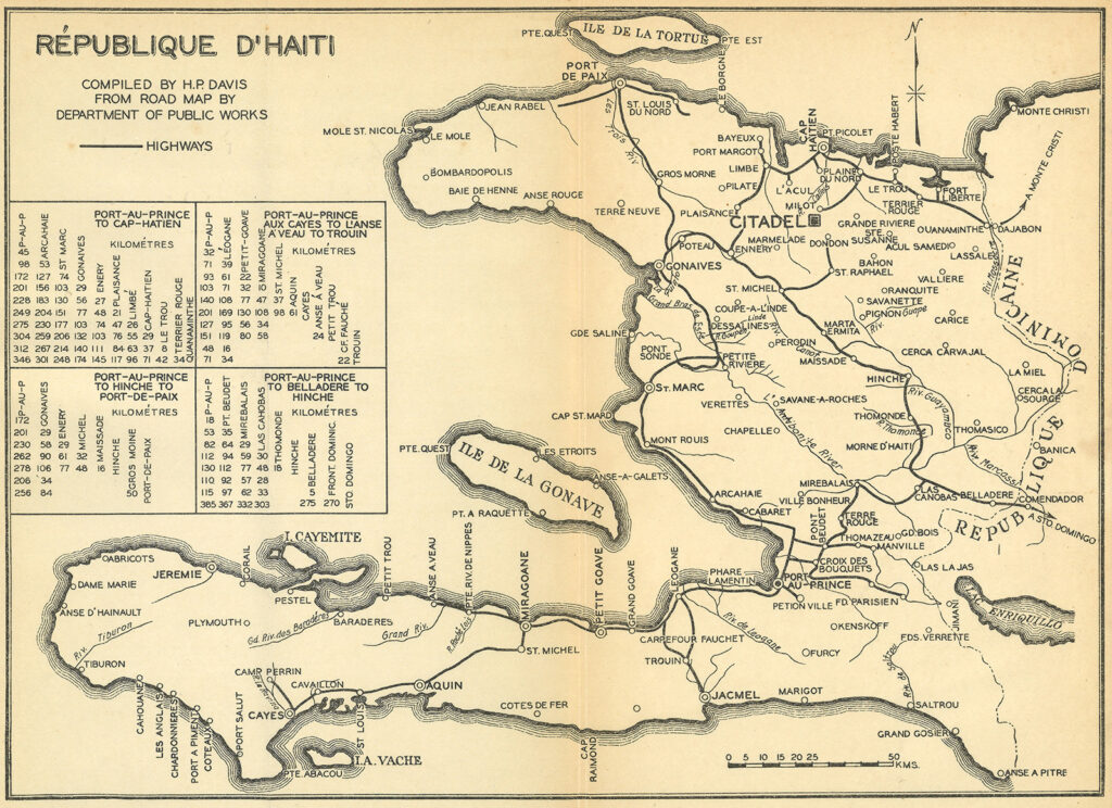 Map titled “République d’Haiti” with French placenames and lines showing roads. A box on the left shows the distances between various cities.